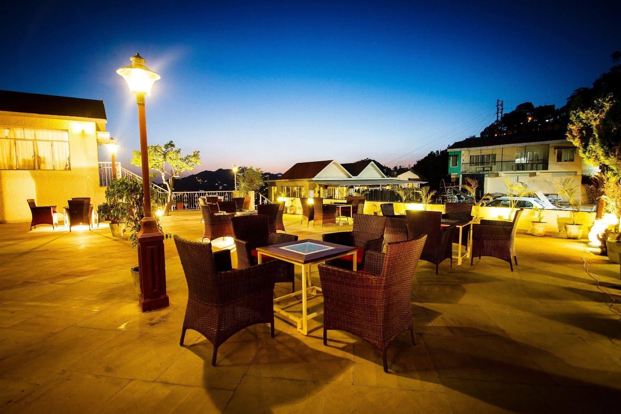 One Earth Royale Boutique Hotel Mussoorie Exterior foto