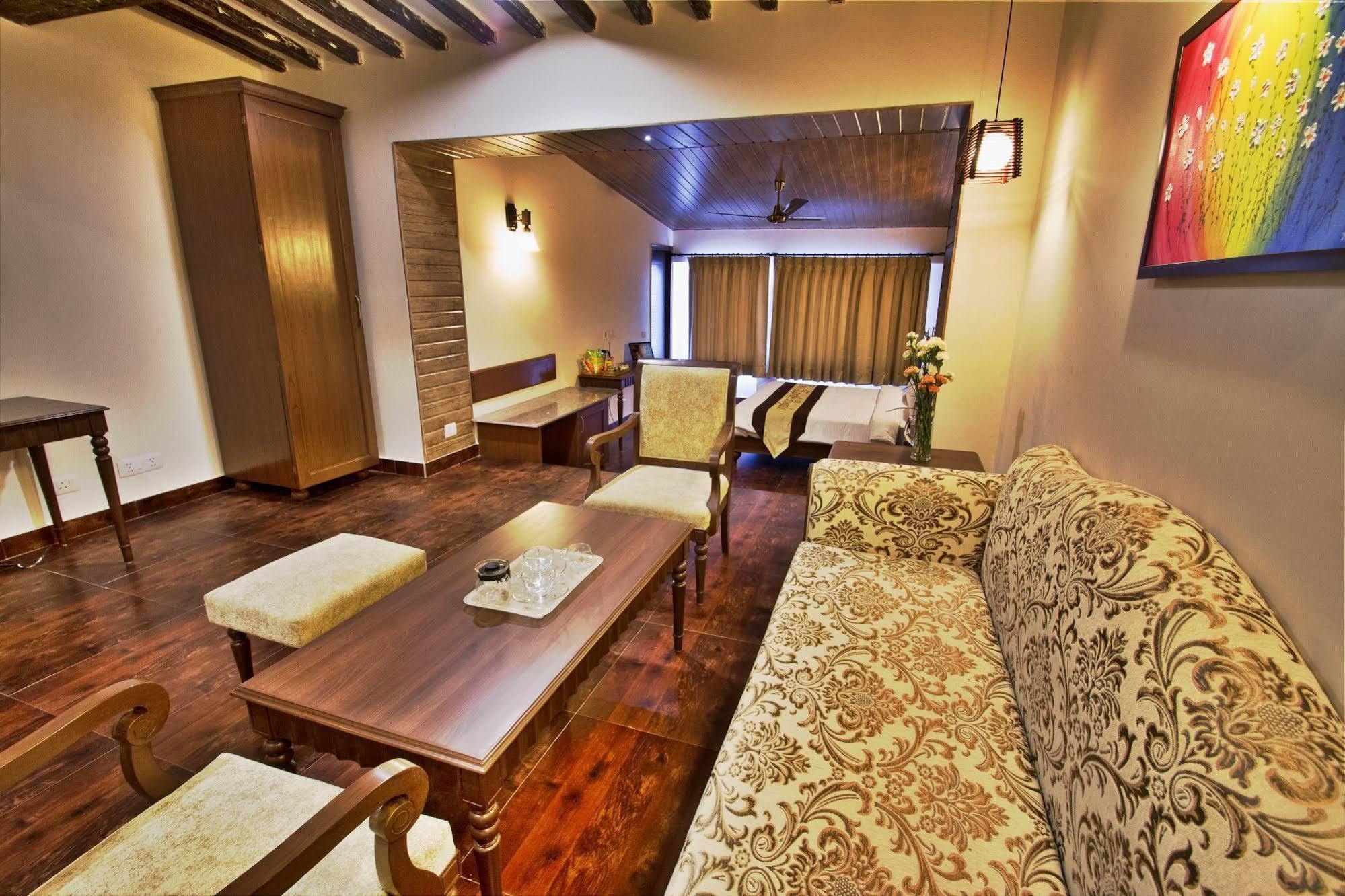 One Earth Royale Boutique Hotel Mussoorie Exterior foto
