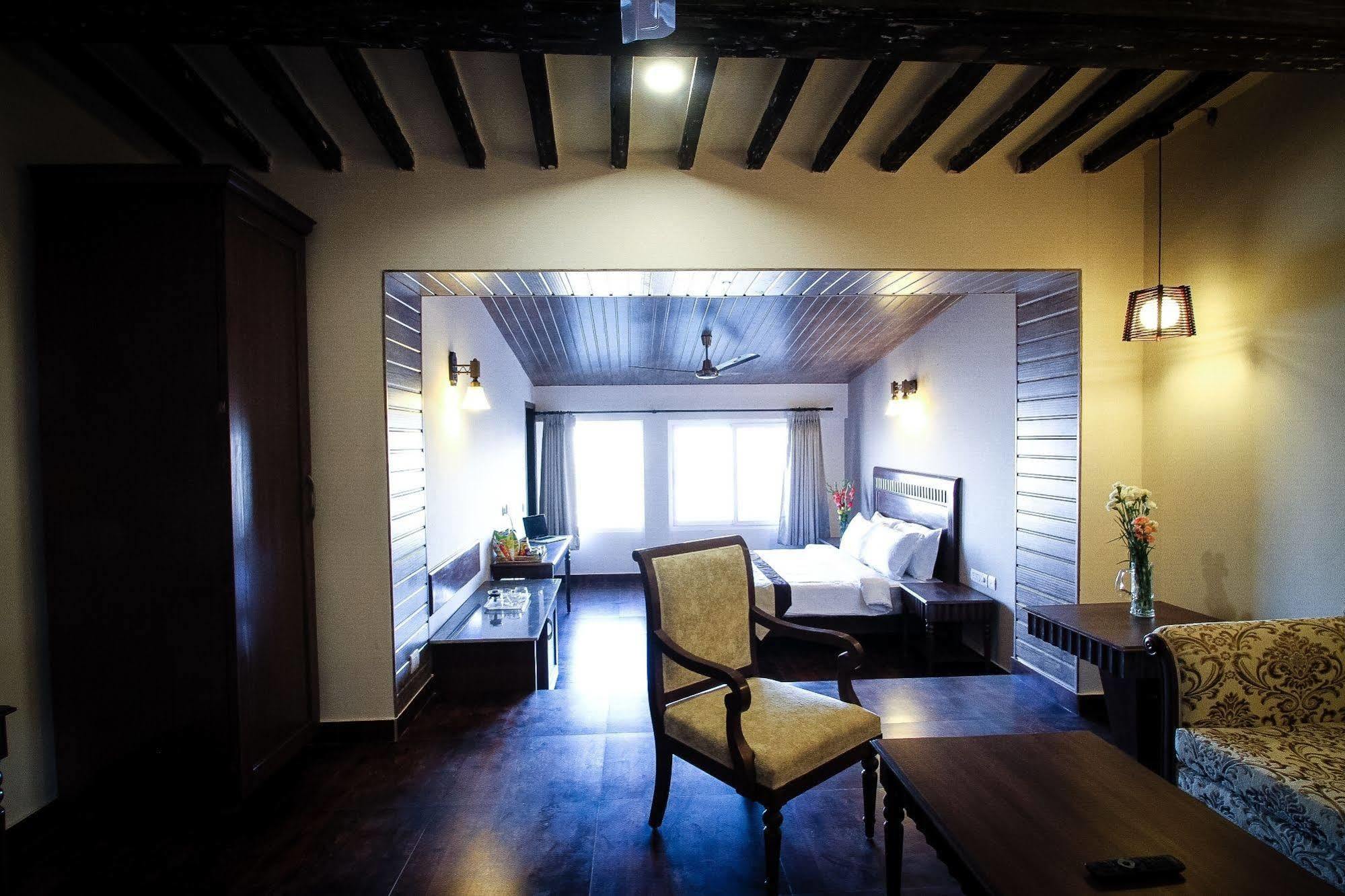 One Earth Royale Boutique Hotel Mussoorie Exterior foto