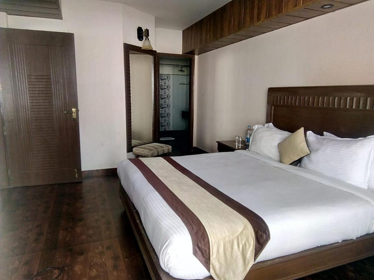 One Earth Royale Boutique Hotel Mussoorie Exterior foto